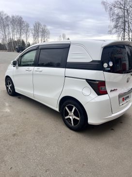    Honda Freed 2013 , 1000000 , 
