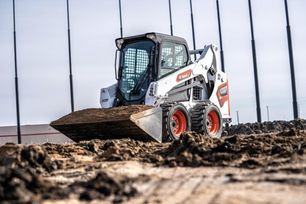 - Bobcat S590 2025 , 7750000 , 