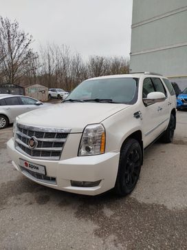 SUV   Cadillac Escalade 2013 , 2950000 , 