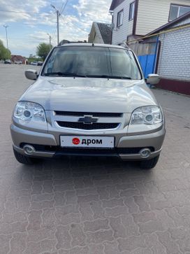 SUV   Chevrolet Niva 2010 , 555000 ,  