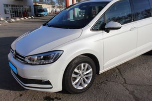    Volkswagen Touran 2019 , 2150000 , 