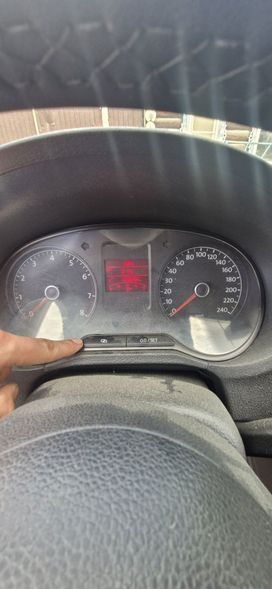  Volkswagen Polo 2013 , 700000 , 