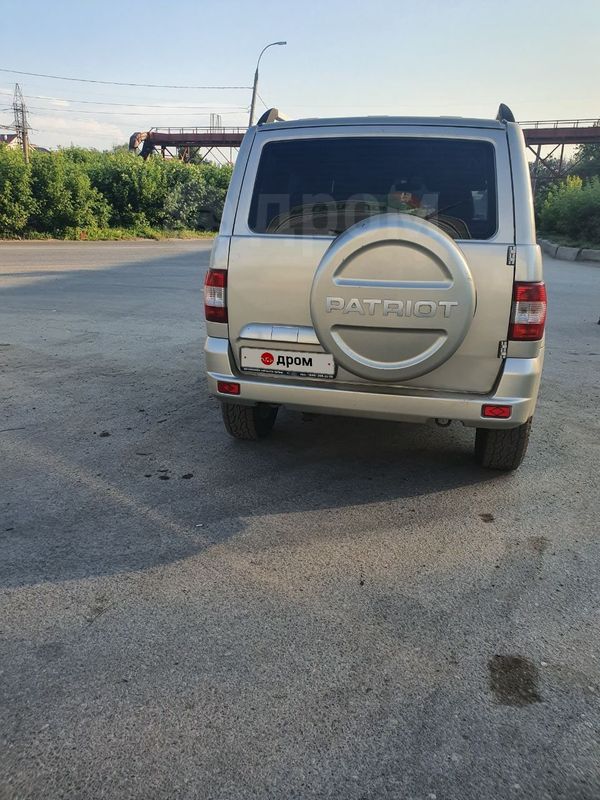 SUV     2015 , 950000 , 