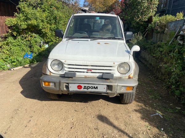  3  Mitsubishi Pajero Junior 1996 , 160000 , 