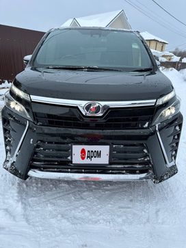    Toyota Voxy 2018 , 2650000 , 