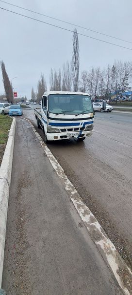   Hino Dutro 2003 , 750000 , 