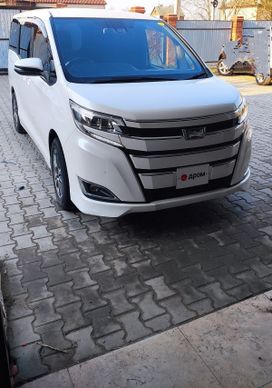    Toyota Noah 2020 , 2200000 , 