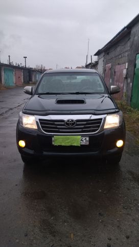  Toyota Hilux 2012 , 2400000 , 