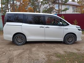    Toyota Voxy 2014 , 1400000 , 