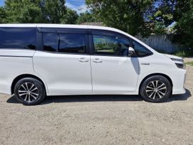    Toyota Voxy 2017 , 1885000 , 