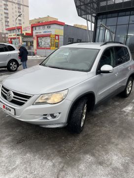 SUV   Volkswagen Tiguan 2010 , 1050000 , 