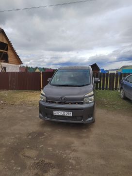    Toyota Voxy 2011 , 750000 , 
