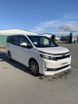    Toyota Voxy 2016 , 1400000 , 