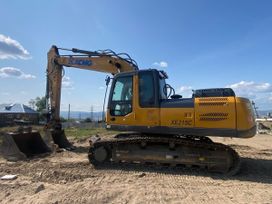 - XCMG XE215C, 2021