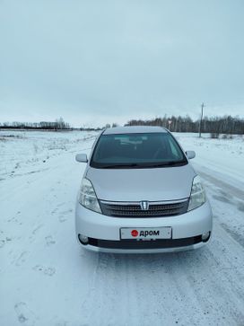    Toyota Isis 2006 , 970000 , 