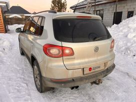 SUV   Volkswagen Tiguan 2010 , 1400000 , 