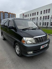 - Grand Hiace 2001