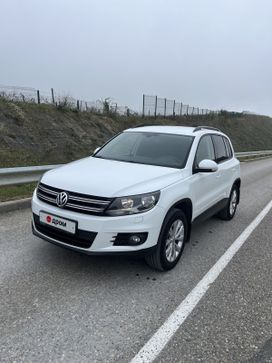 SUV   Volkswagen Tiguan 2015 , 1600000 , 