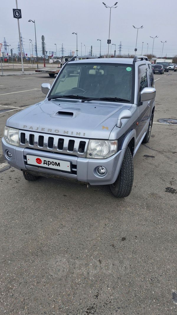  3  Mitsubishi Pajero Mini 2011 , 895000 , 
