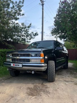 SUV или внедорожник Chevrolet Suburban 1999 года, 2600000 рублей, Москва