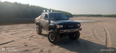  Toyota Hilux 1990 , 1400000 , 