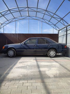  Mercedes-Benz E-Class 1989 , 690000 , 