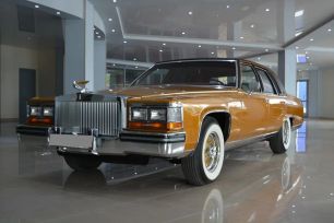  Cadillac Brougham 1988 , 5700000 , 