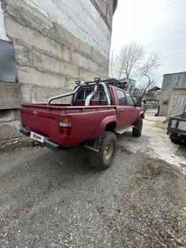  Toyota Hilux 1989 , 1600000 , 