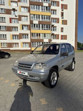 SUV   Chevrolet Niva 2004 , 283000 , 