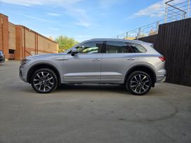 SUV   Volkswagen Touareg 2019 , 4500000 , 