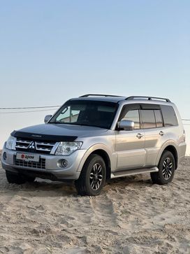 SUV   Mitsubishi Pajero 2012 , 2100000 , -