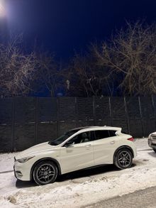  QX30, 2017