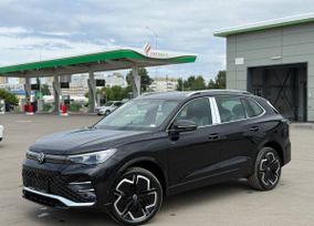 SUV   Volkswagen Tiguan L 2024 , 4650000 ,  