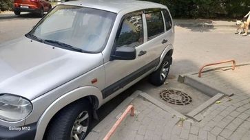 SUV   Chevrolet Niva 2004 , 437000 , 
