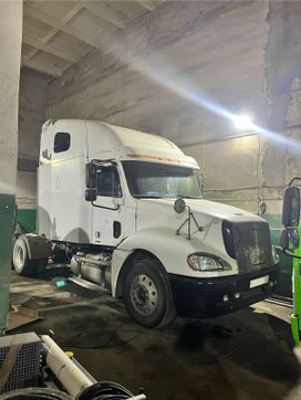   Freightliner Columbia 2002 , 1500000 , 