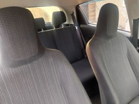  Toyota Vitz 2017 , 930000 , 