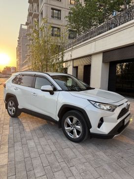 SUV   Toyota RAV4 2019 , 3400000 , 