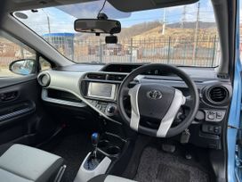  Toyota Aqua 2013 , 700000 , 