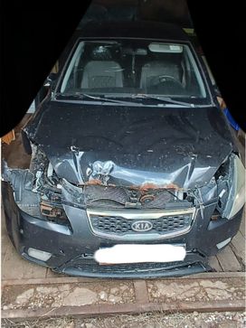  Kia Rio 2010 , 220000 , 