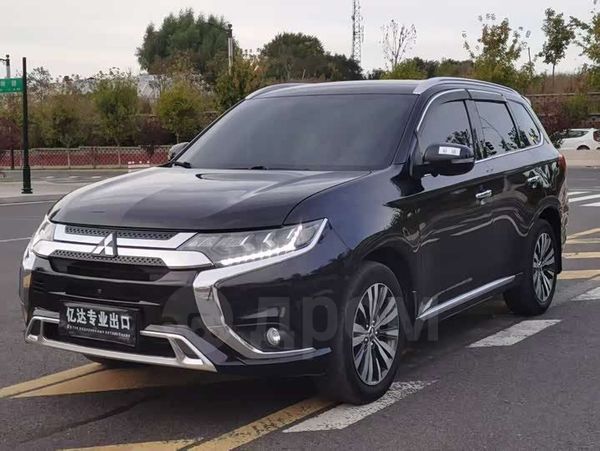 SUV   Mitsubishi Outlander 2022 , 1750000 , 