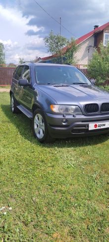  X5, 2001