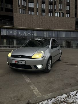  3  Ford Fiesta 2003 , 290000 , 