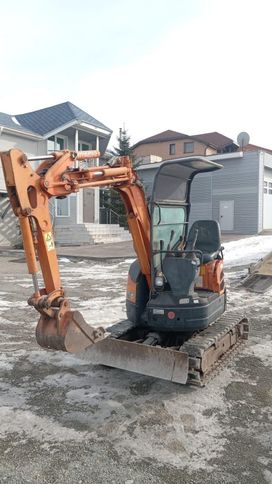 - Hitachi ZX15UR 2014 , 1600000 , 