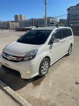    Toyota Isis 2013 , 1400000 , 