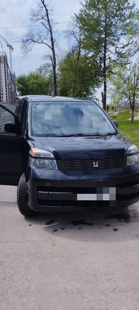    Toyota Voxy 2002 , 800000 , 