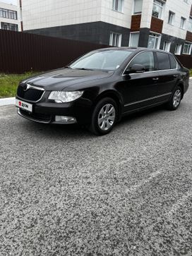 Лифтбек Skoda Superb 2012 года, 1100000 рублей, Сургут