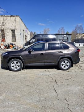 SUV   Toyota RAV4 2020 , 2650000 , 