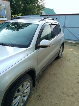 SUV   Volkswagen Tiguan 2010 , 1100000 , 