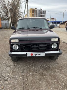  3   4x4 2121  2015 , 300000 , 