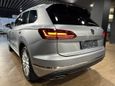 SUV   Volkswagen Touareg 2021 , 7000000 , 